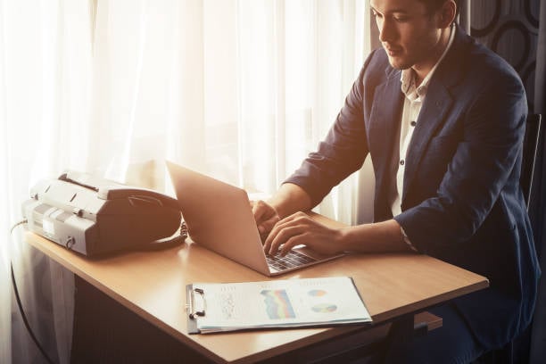 How to Send and Receive a Fax Online [8 Easy Ways]